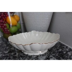 Teleflora Gift Creamy‎ White Scalloped Bowl Gold Trim Centerpiece Decor Trinkets